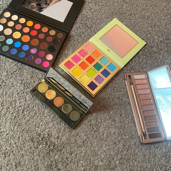 Eyeshadow palette bundle - Picture 2 of 2